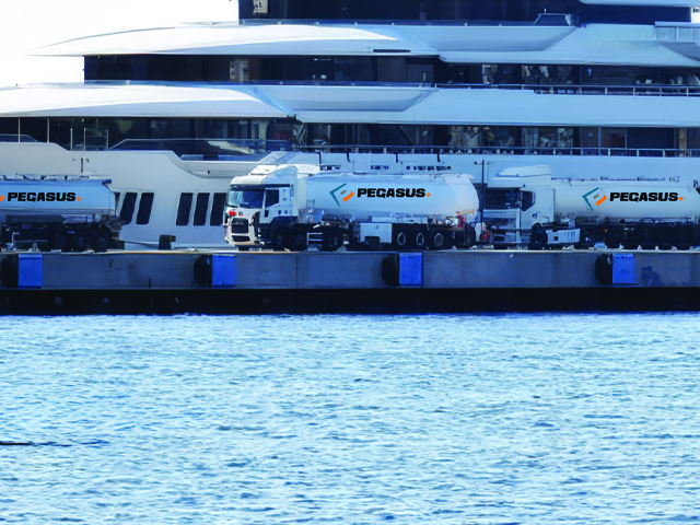 yachting pool